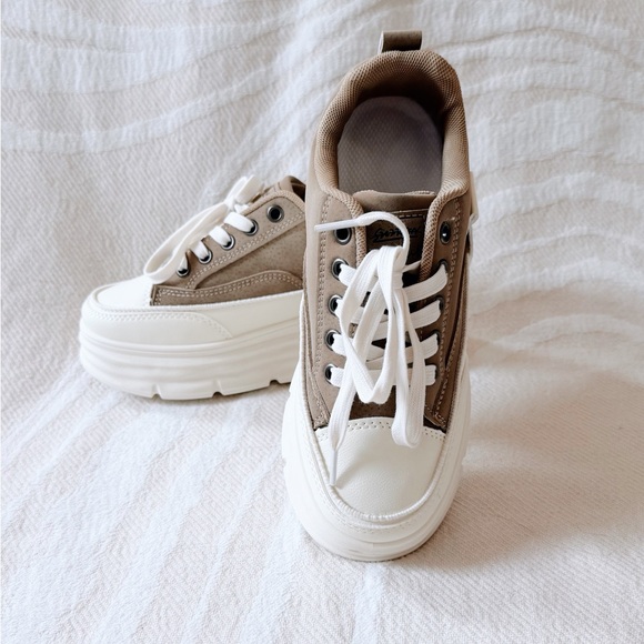 Shoes - Stylish White and Tan Platform Sneakers